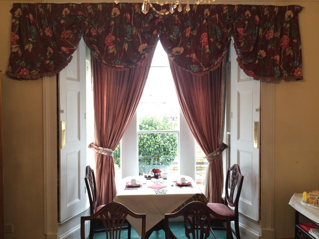 Charlotte House Hotel ピーターバラ エクステリア 写真