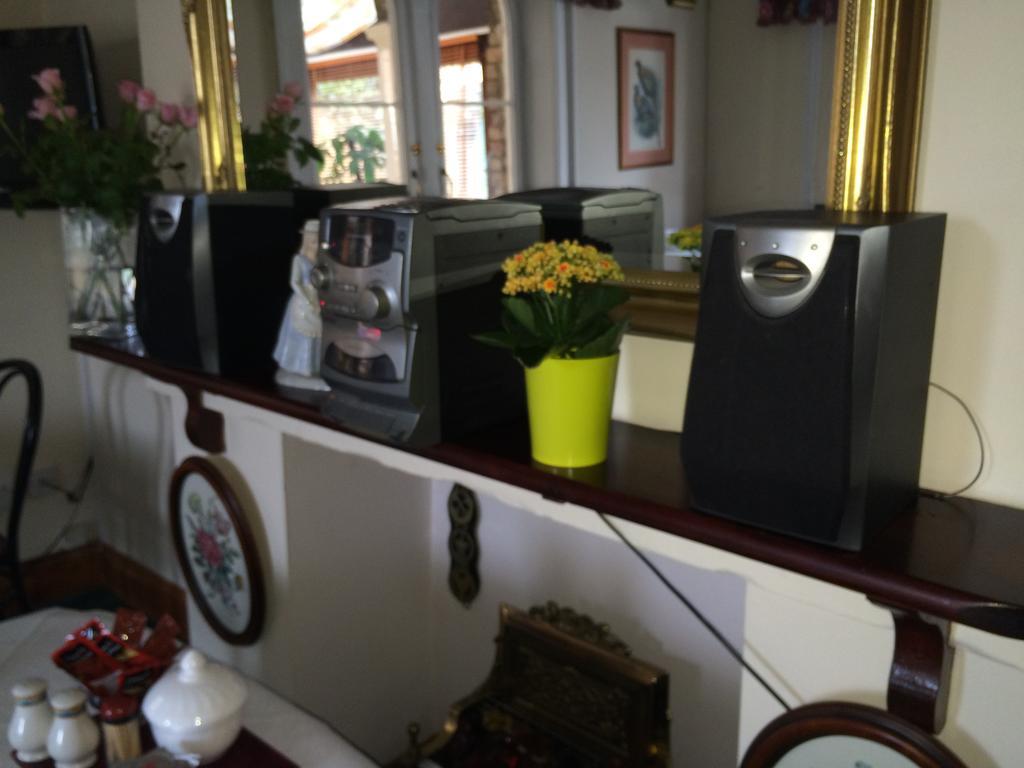 Charlotte House Hotel ピーターバラ エクステリア 写真